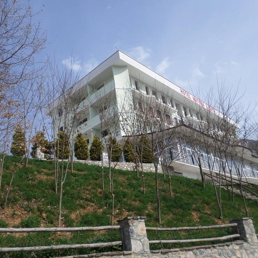 Hotel Natyra E Qete Peshkopi Exteriör bild