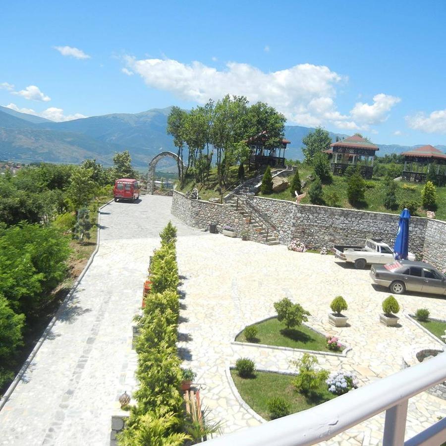 Hotel Natyra E Qete Peshkopi Exteriör bild